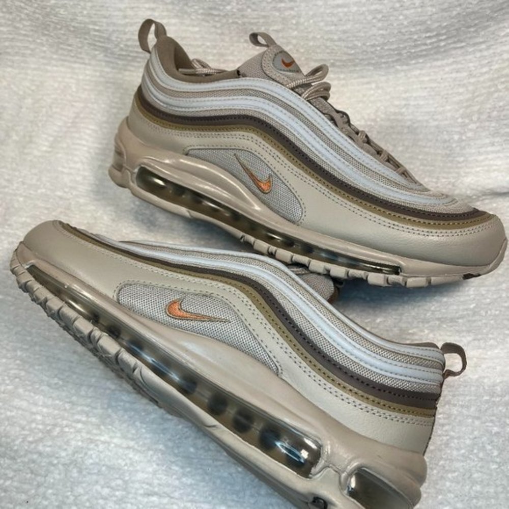 Nike Air Max Shoes 'Bone Beige' SZ 9 'Like New' in OG box